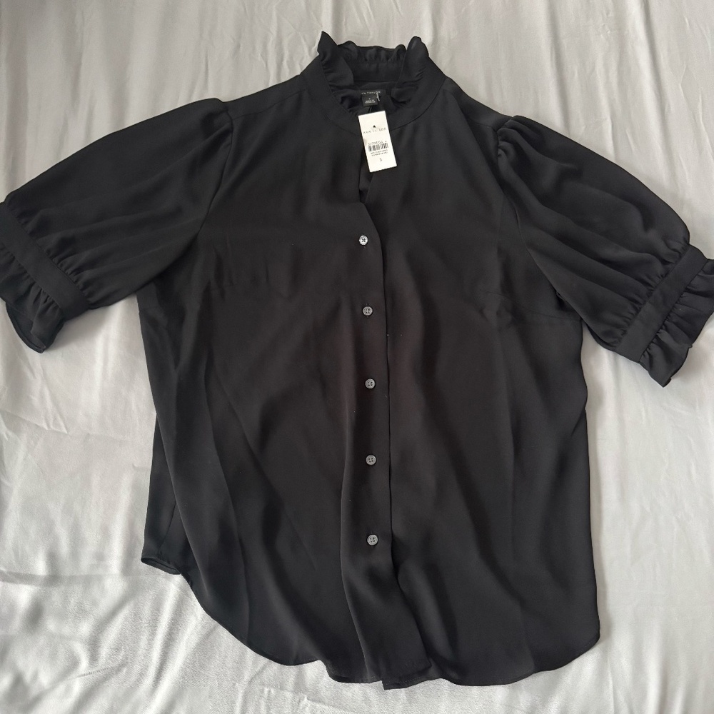 Black short sleeve blouse